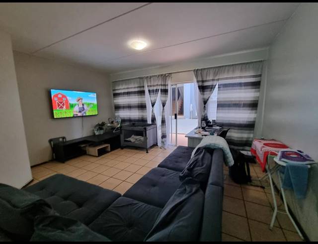 2 BEDROOM APARTMENT FOR SALE IN RANDBURG CENTRAL